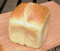 イギリス食パン 300円（税込）